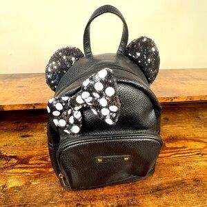Disney Minnie Mouse backpack Purse Black Faux Leather Sequin Polka Dot‎ Bow